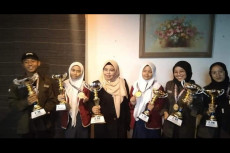 Tim Robotik Madrasah...