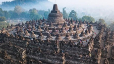 5 Candi Buddha Tertua...