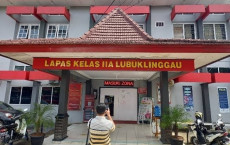 Terlalu! Ibu Ini Ajak...