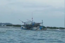 Cuaca Buruk, Kapal Nelayan...