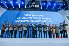 Gelar Business Review,...