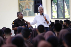 Gulirkan Program Gubernur...