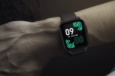 Smartwatch Tahan Air...