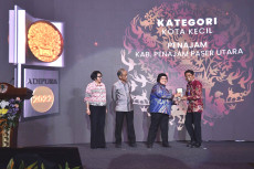 150 Kabupaten/Kota Terima...