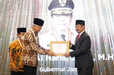 Ganjar Gunakan Uang...