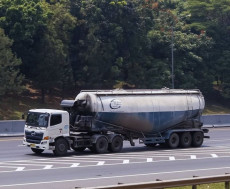 Truk MPXL Siap Angkut...
