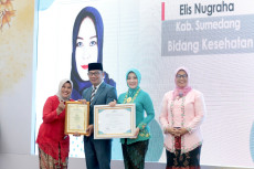 Pemprov Jabar Beri Penghargaan...
