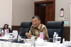 Menteri ESDM Pecat 10...