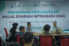 HSI Membuka Jalan Menuju...