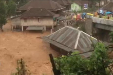 Ngeri! Banjir Bandang...