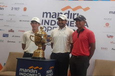 Pegolf Bintang Berburu...