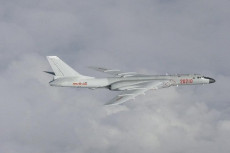 Pesawat Pengebom H-6...