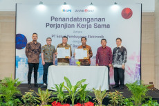 Kolaborasi Menghadirkan...