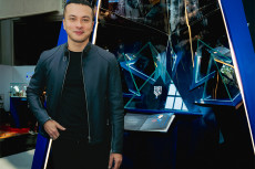Nicholas Saputra Debut...