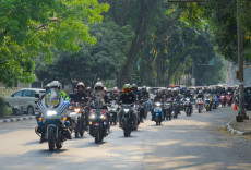 Ratusan Komunitas Motor...
