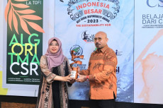 Nicke Widyawati Menjadi...