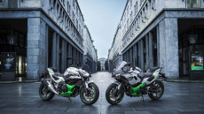 Kawasaki Bikin Motor...