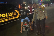 25 Pengendara Motor...