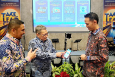 Hadapi Kompetisi Industri...