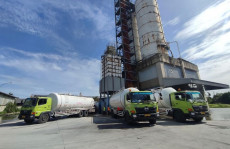 Industri Logistik Bergeliat,...