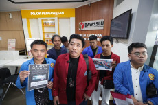 AMPB Laporkan Jokowi...