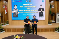 Pentingnya Sinergi Pusat...