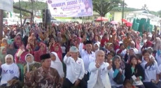 Ratusan Warga Bengkulu...
