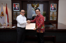 Jabat Plt Kepala LAN,...