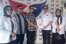 Sambangi Partai Perindo,...