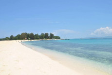 7 Pantai di Banten yang...