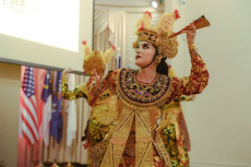 Tampil di New York,...