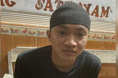 Drama Rumah Tangga,...