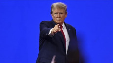 Trump Dinobatkan sebagai...