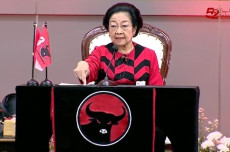 Megawati di Hadapan...