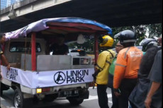 Viral! Linkin Park Posting...