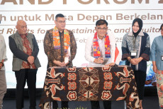 Presiden Harus Turun...