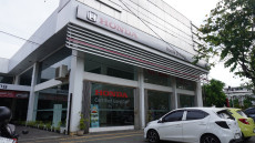 Honda Resmikan Istana...