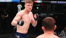 Petarung MMA Paddy McCorry...