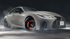 Lexus Tandai Akhir IS500...