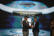 Laris Manis, Suzuki...