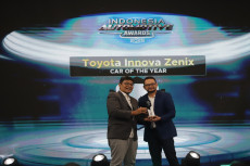 Toyota Kijang Innova...