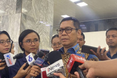 Ralat Ucapannya, Pimpinan...