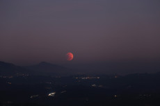 Gerhana Bulan Total...
