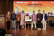Nuon dan Playup Luncurkan...