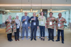 Pengakuan Internasional...
