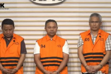 Geledah Kantor Gubernur...