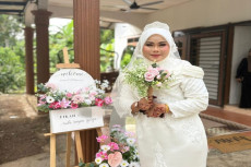 Pengantin Perempuan...