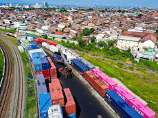 KAI Logistik Kembangkan...