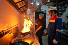 Gas Bumi Mengalir di...