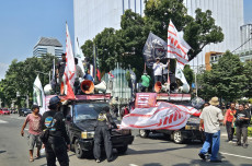 Aksi Ojol Forkot Warnai...